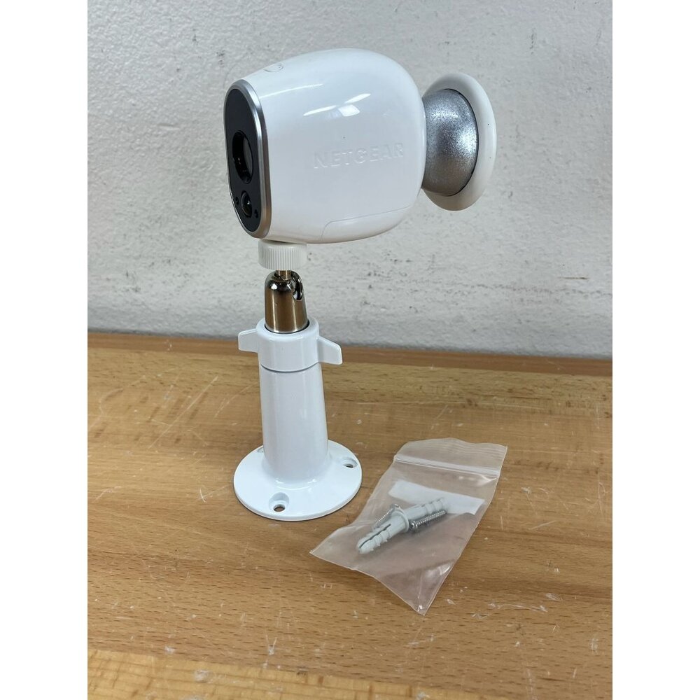 NETGEAR ARLO VMC3030 Indoor/Outdoor Security Camera & 2 Mounts